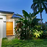 Belle Escapes 94 Cascade Luxury Home Palm Cove