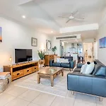 Island Views Beachfront Apartments