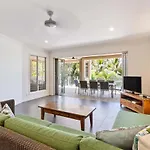 Island Views Beachfront Apartments
