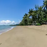 Primrose At Amphora Resort—Breezy Beachfront Bliss