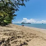Primrose At Amphora Resort—Breezy Beachfront Bliss