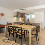 \'Zami\' Penthouse Resort-Style Living At Temple
