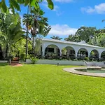 Ohana Palm Cove
