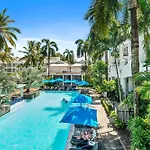 Private Beach Club Apartment In Building 2