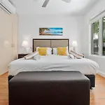 Private Beach Club Apartment In Building 2