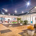 Hotel Grand Chancellor Palm Cove