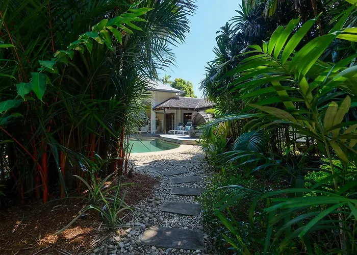 Villa Talpa - An Idyllic Indoor-Outdoor Oasis