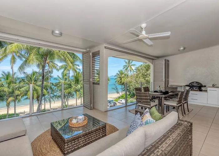 Verde At Island Views—Palm Cove Waterfront Bliss