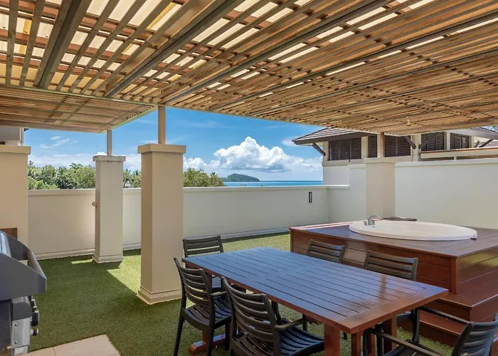 \'Zami\' Penthouse Resort-Style Living At Temple