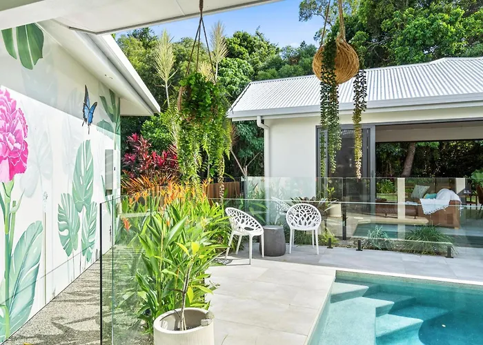 Belle Escapes Villabliss Palm Cove