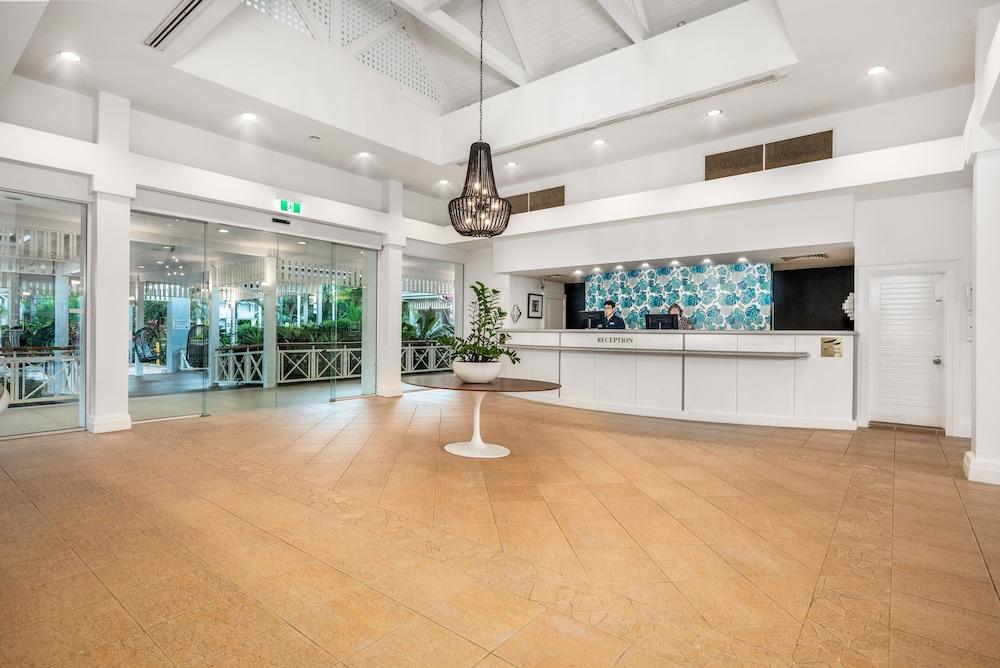 Grand Chancellor 4* Palm Cove