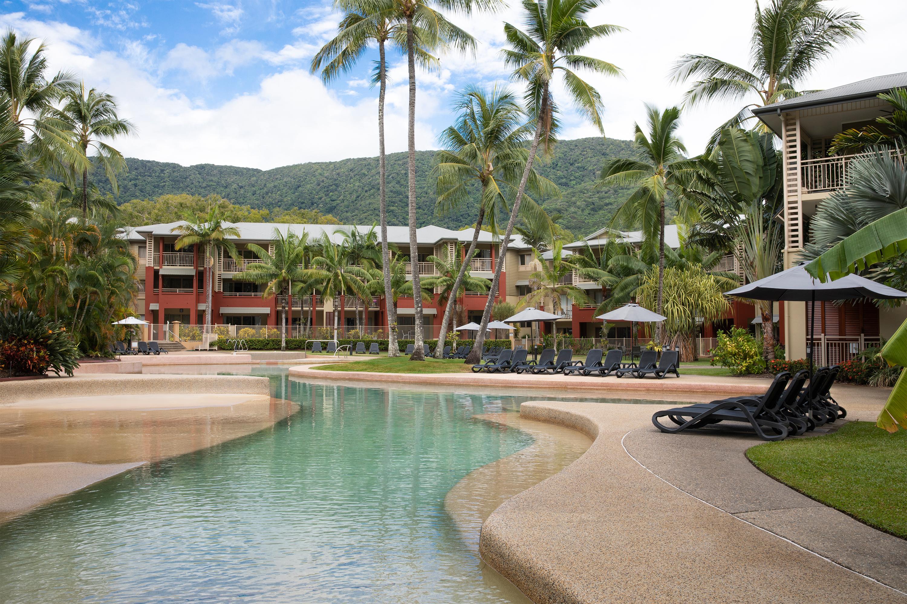 Resort Mantra Amphora