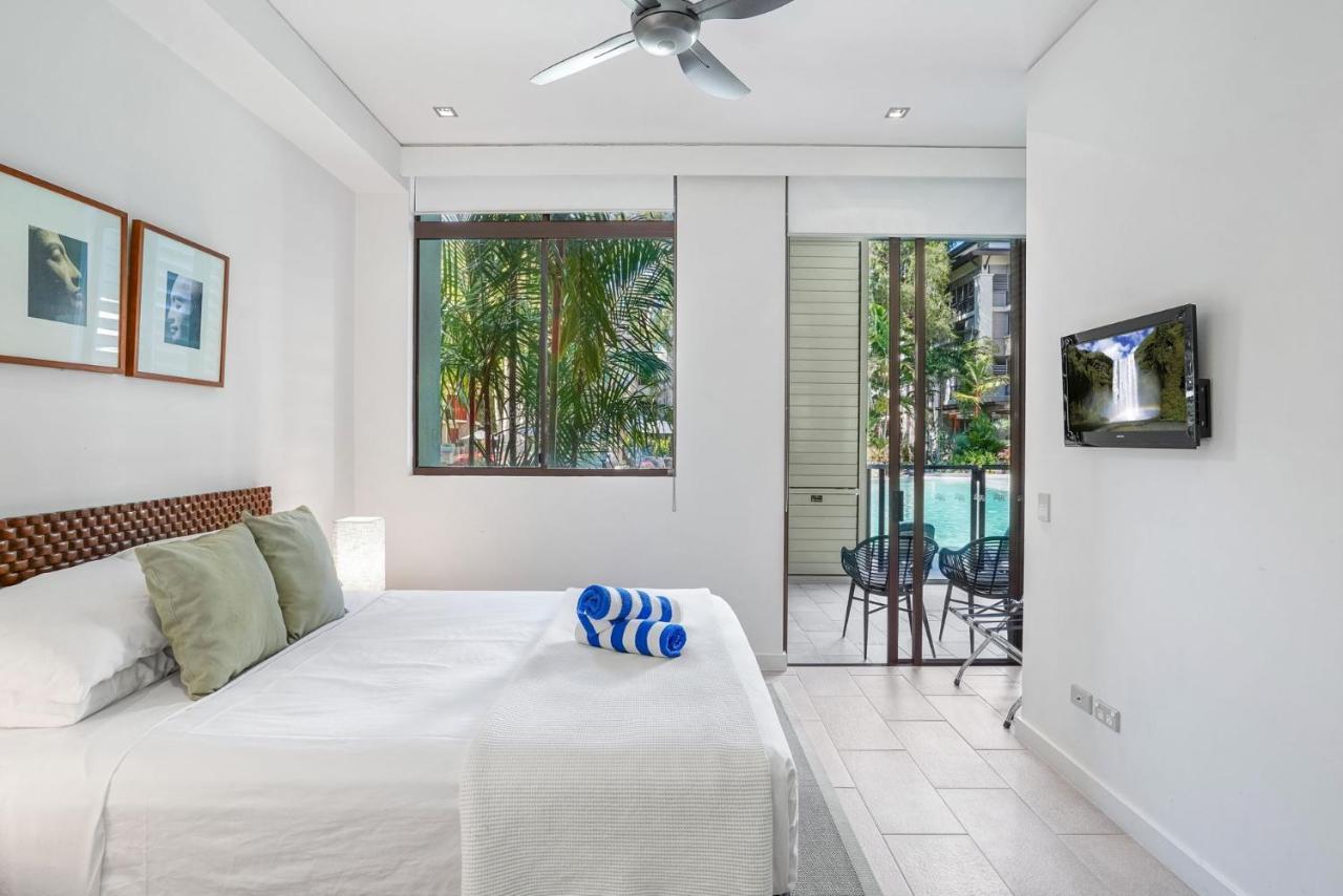 Belle Escapes 104 Swim-out Luxury In Apartment Palm Cove