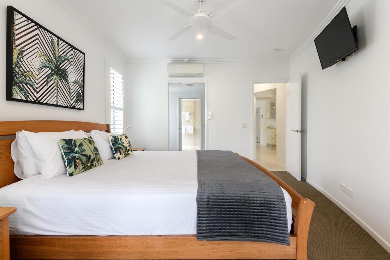 Island Views Beachfront 4*