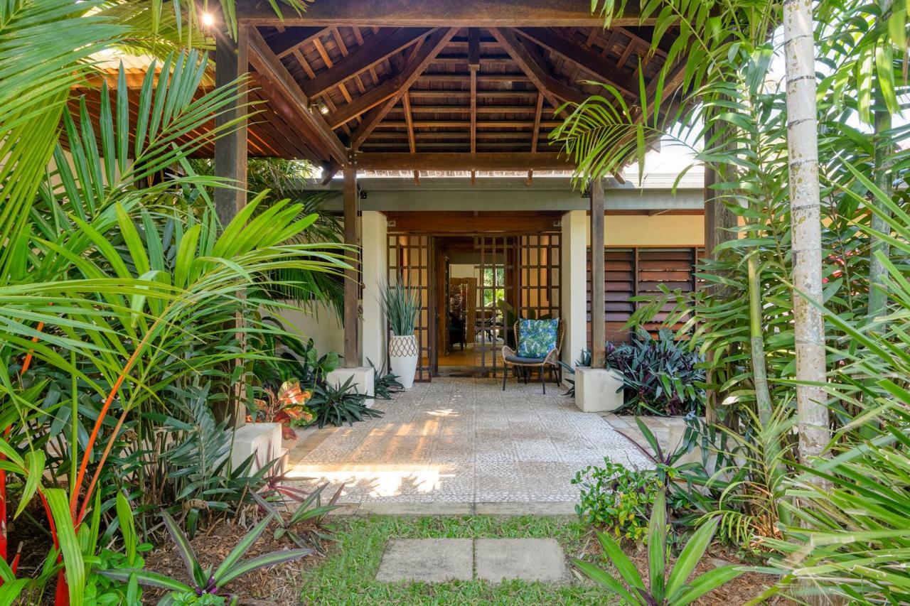 Talpa - An Idyllic Indoor-outdoor Oasis *