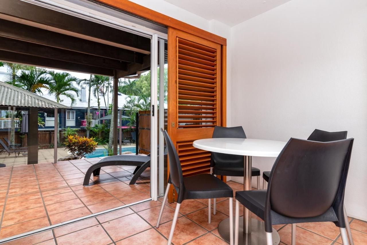 Aparthotel Paradise On The 4*