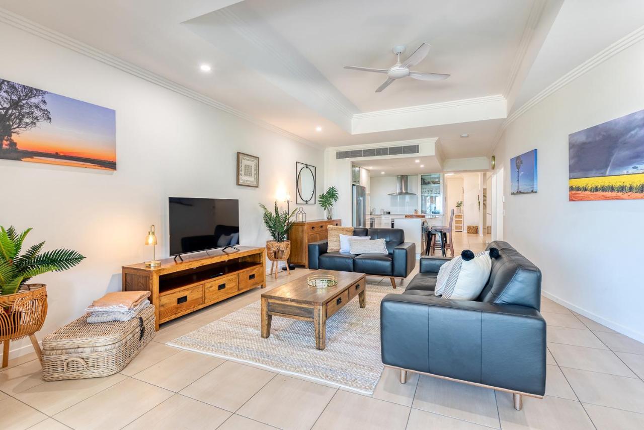 Island Views Beachfront 4*