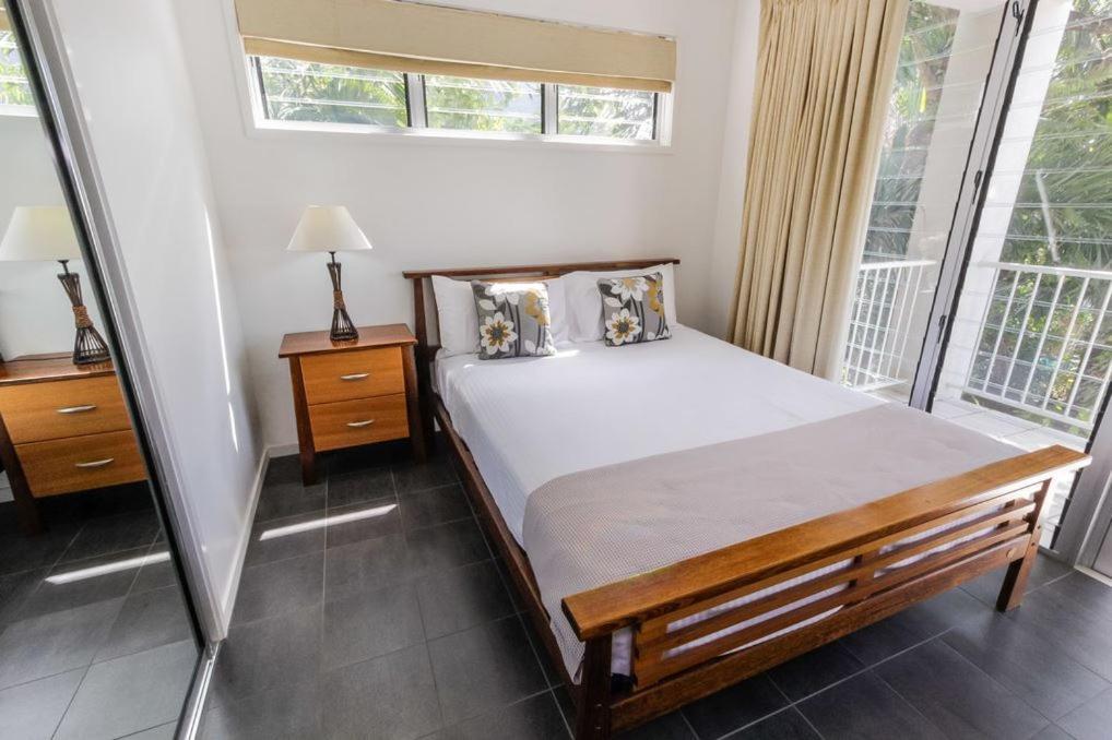 Island Views Beachfront Resort 4*