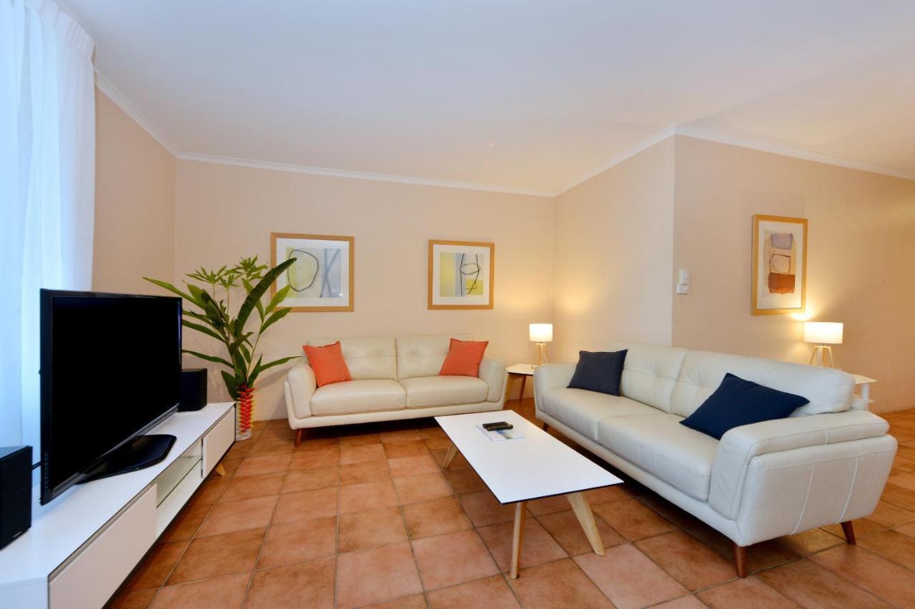 Paringa | Private Beachfront Apartment Palm Cove