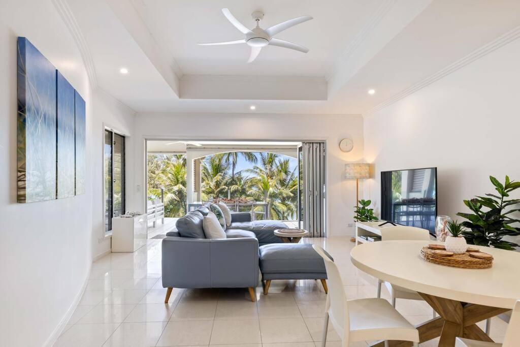 Apartment Blanco At Island Views—beautiful Beachfront Living Palm Cove