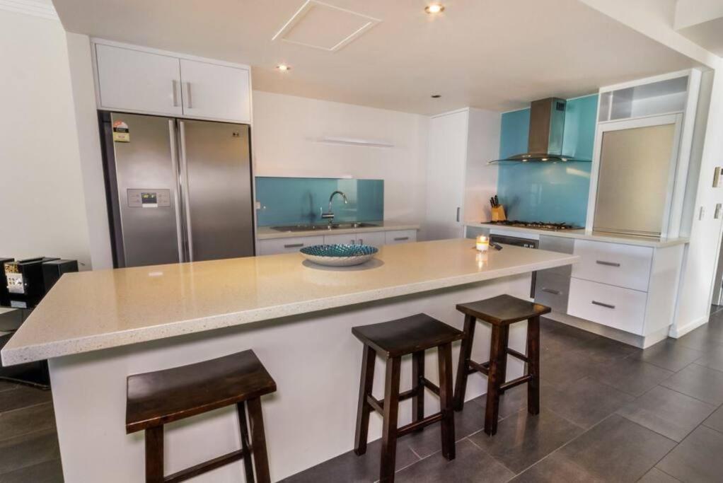 Turquesa At Island Views—beachfront Living *