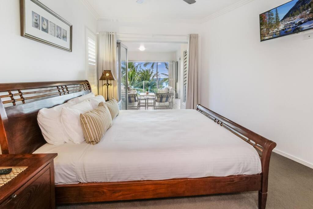 Blanco At Island Views—beautiful Beachfront Living Apartment