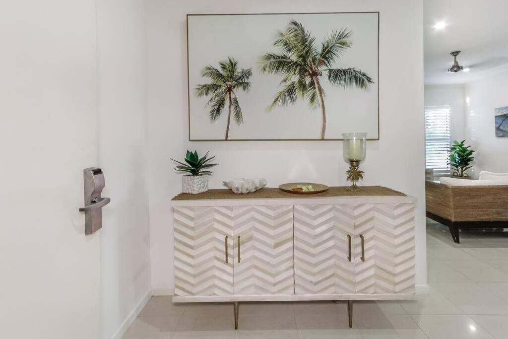 Blanco At Island Views—beautiful Beachfront Living Apartment *