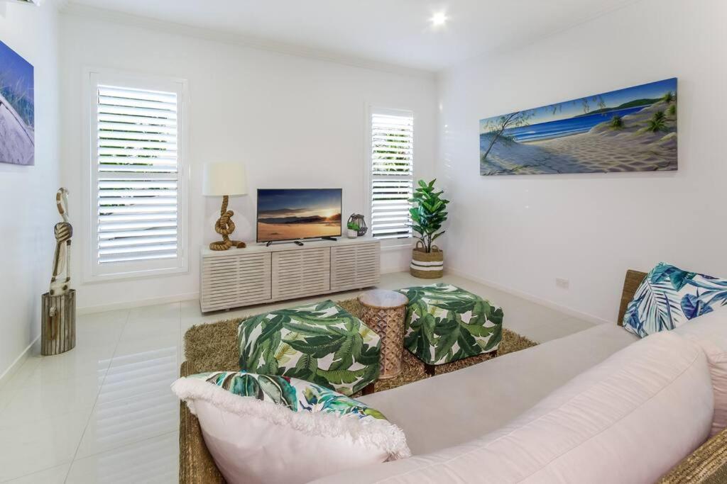 Apartment Blanco At Island Views—beautiful Beachfront Living Palm Cove