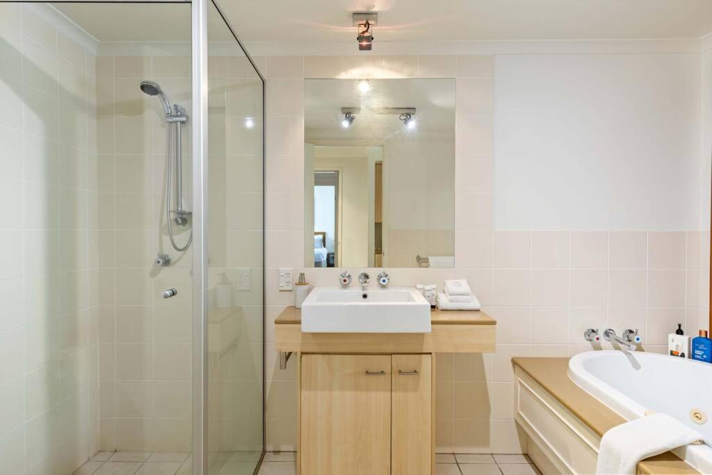 Apartment Primrose At Amphora Resort—breezy Beachfront Bliss *