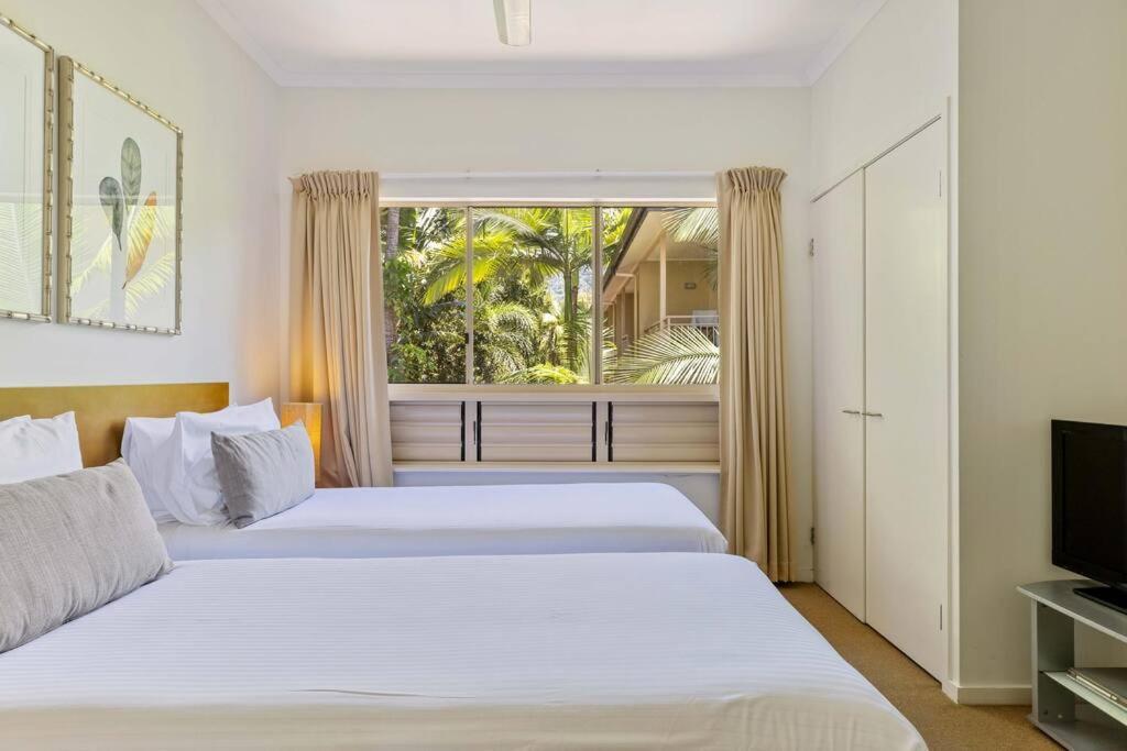 Primrose At Amphora Resort—breezy Beachfront Bliss