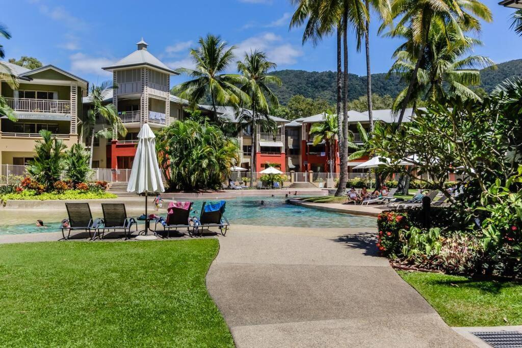 Primrose At Amphora Resort—breezy Beachfront Bliss Apartment
