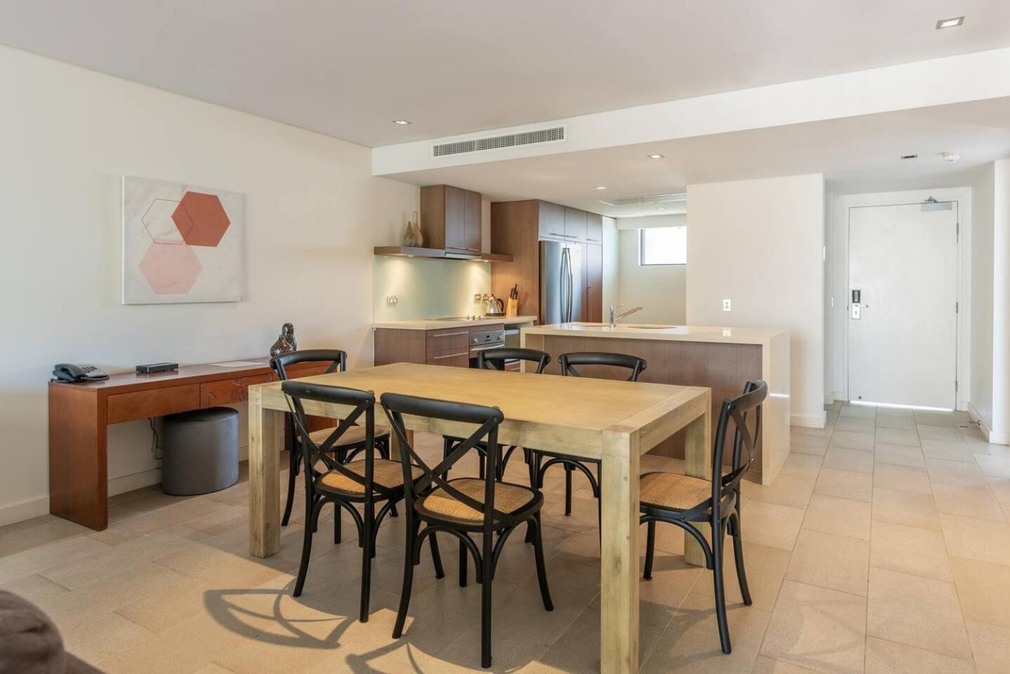 'zami' Penthouse Resort-style Living At Temple Palm Cove