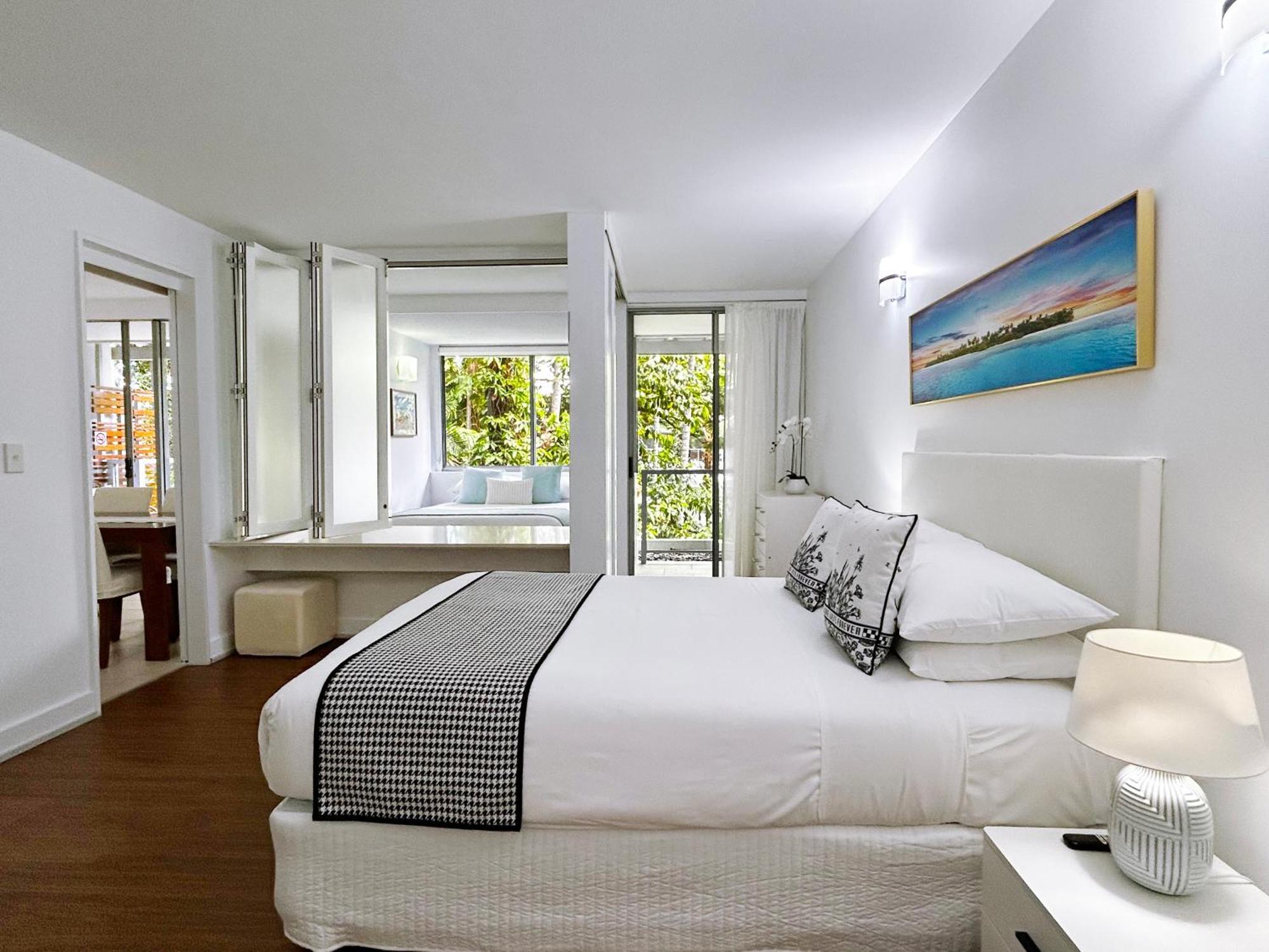 Beachside - Pool And Garden Views Apartment