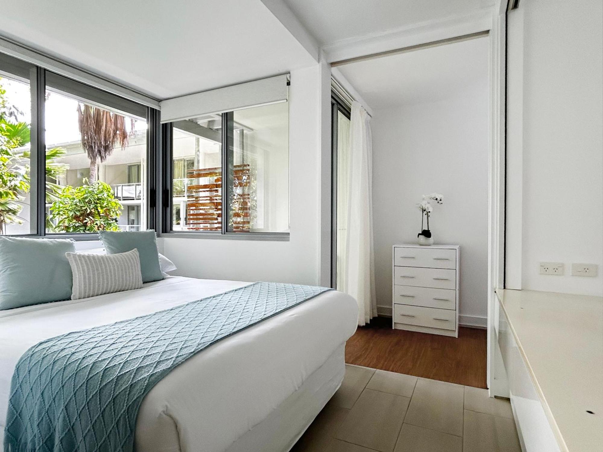Apartment Beachside - Pool And Garden Views *