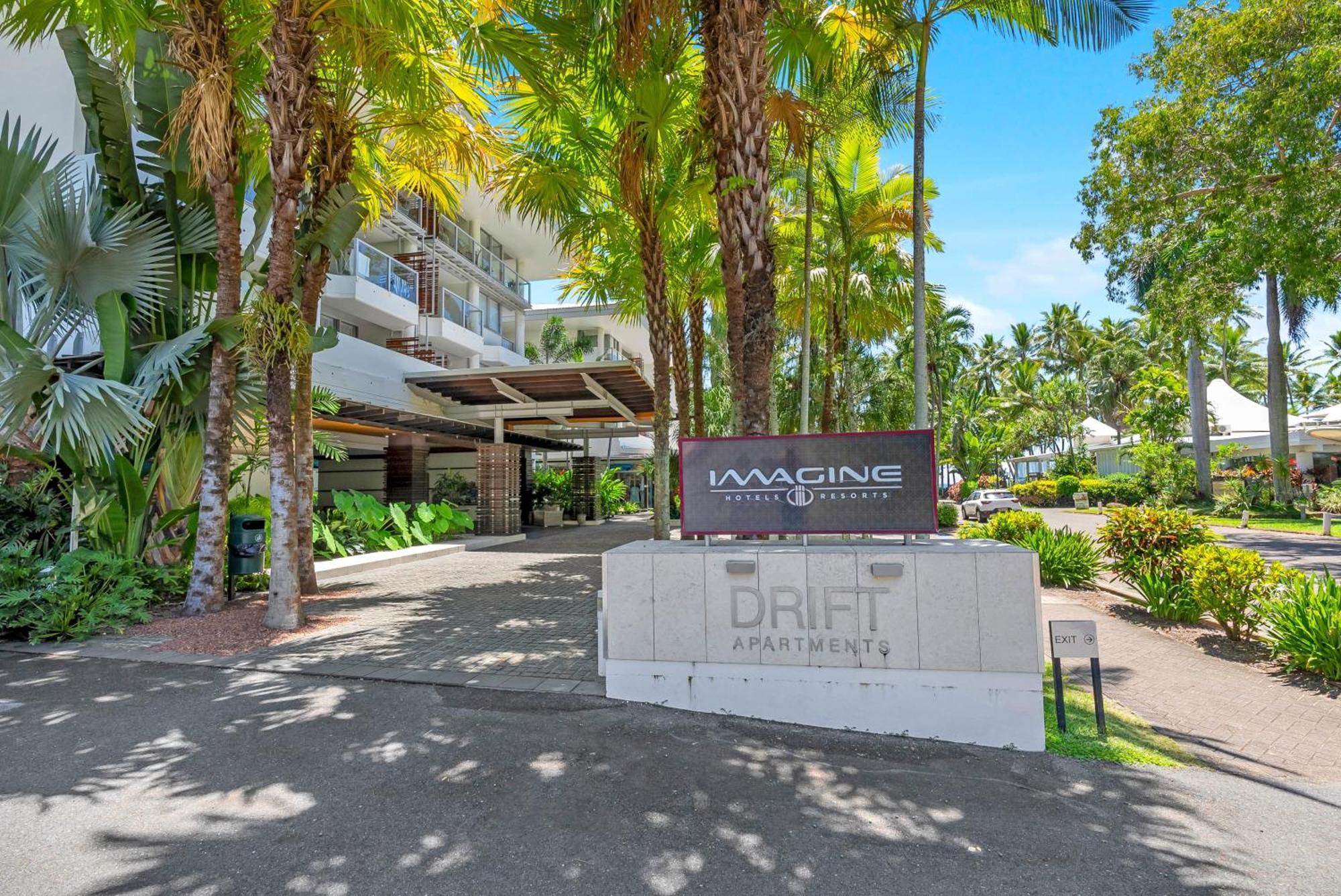 Apartment Drift 3205 Beachfront Palm Cove