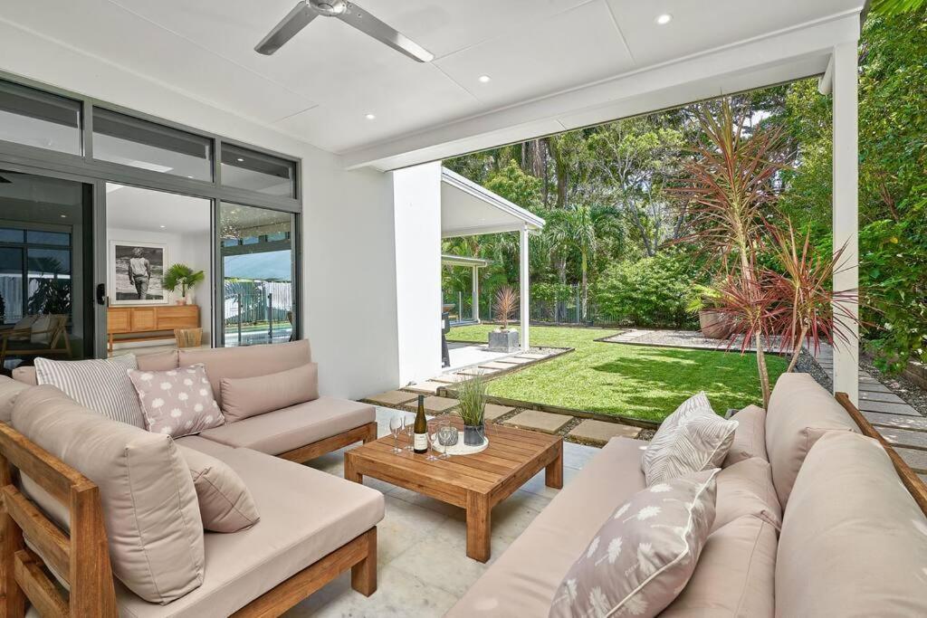 'bask' * Palm Cove