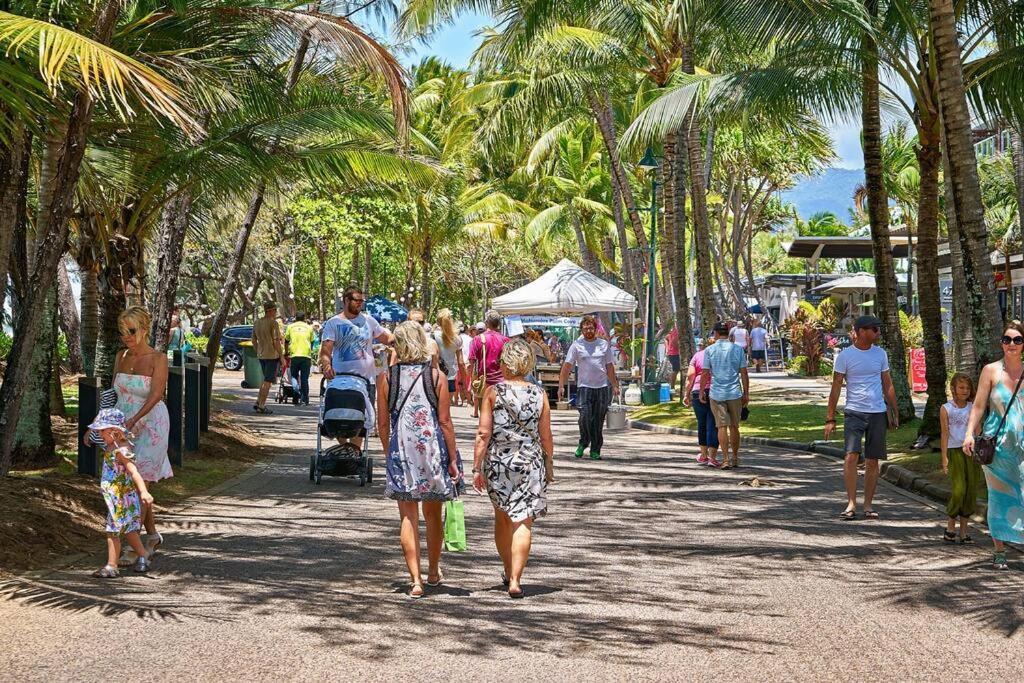 'bask' * Palm Cove