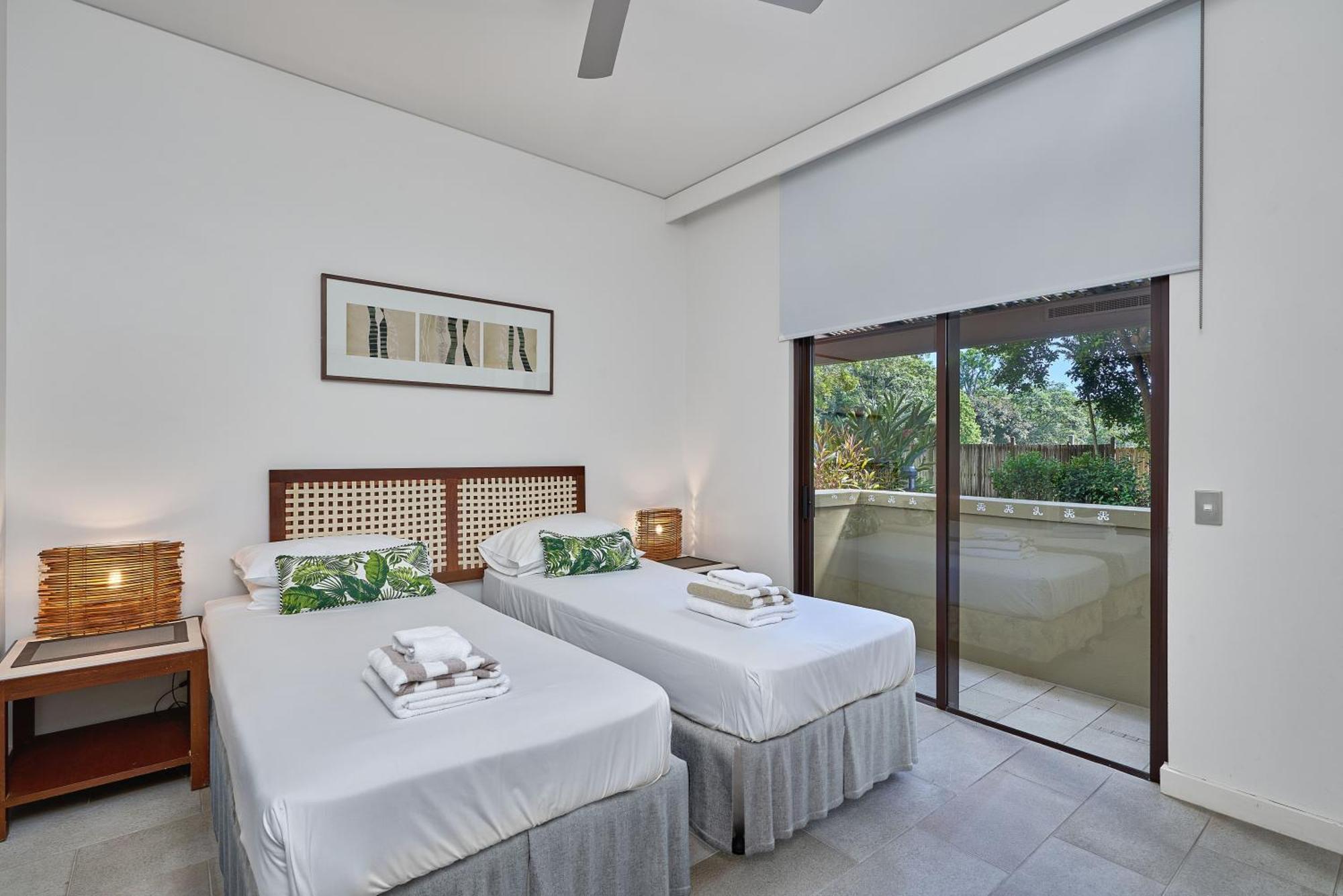 Apartment Swim Out In Triton Street Beachfront