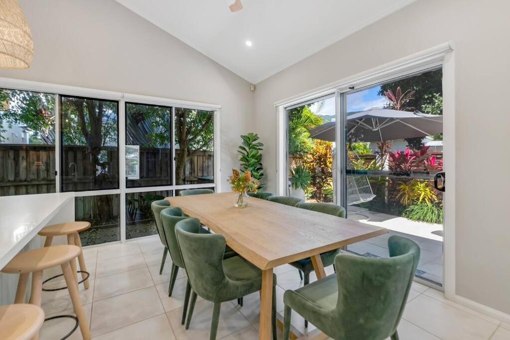Villa Cove House - Coastal Convenience By The Pool