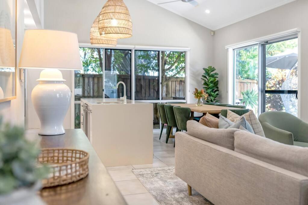 Cove House - Coastal Convenience By The Pool