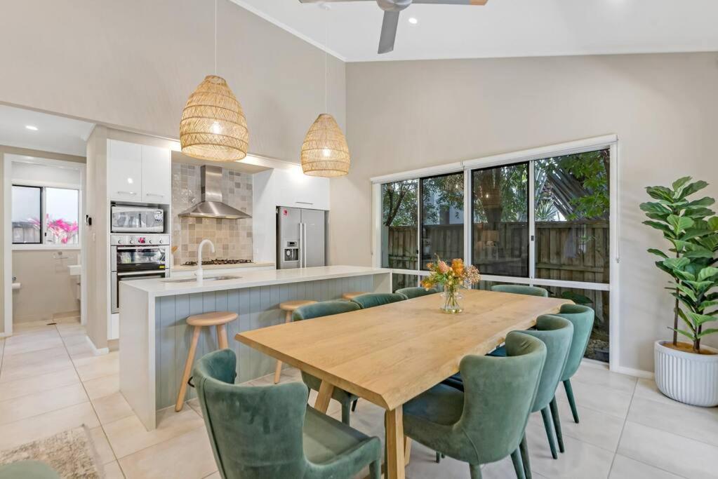 Cove House - Coastal Convenience By The Pool Villa *