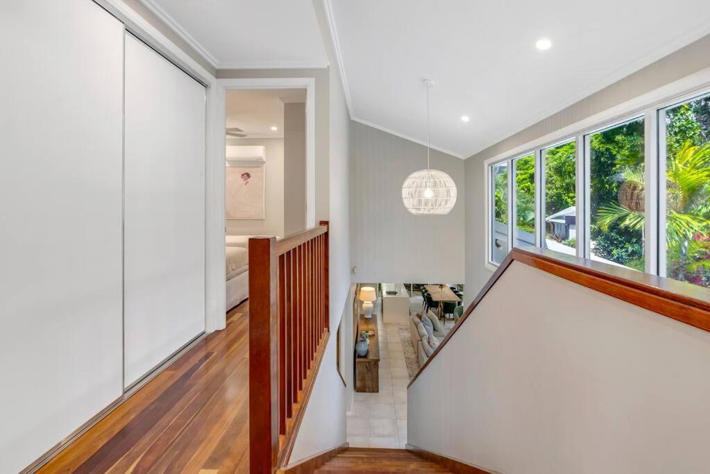 Villa Cove House - Coastal Convenience By The Pool *
