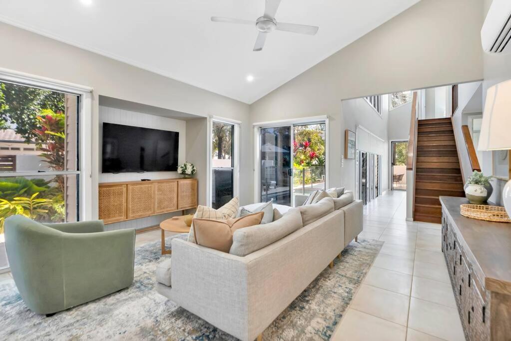 Cove House - Coastal Convenience By The Pool *