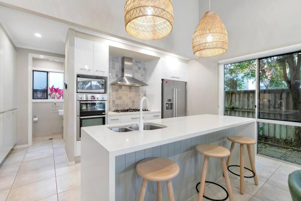 Cove House - Coastal Convenience By The Pool