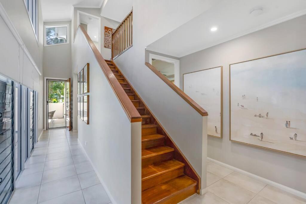 Villa Cove House - Coastal Convenience By The Pool *