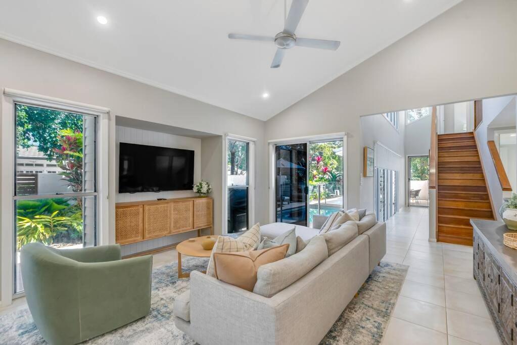 Cove House - Coastal Convenience By The Pool *