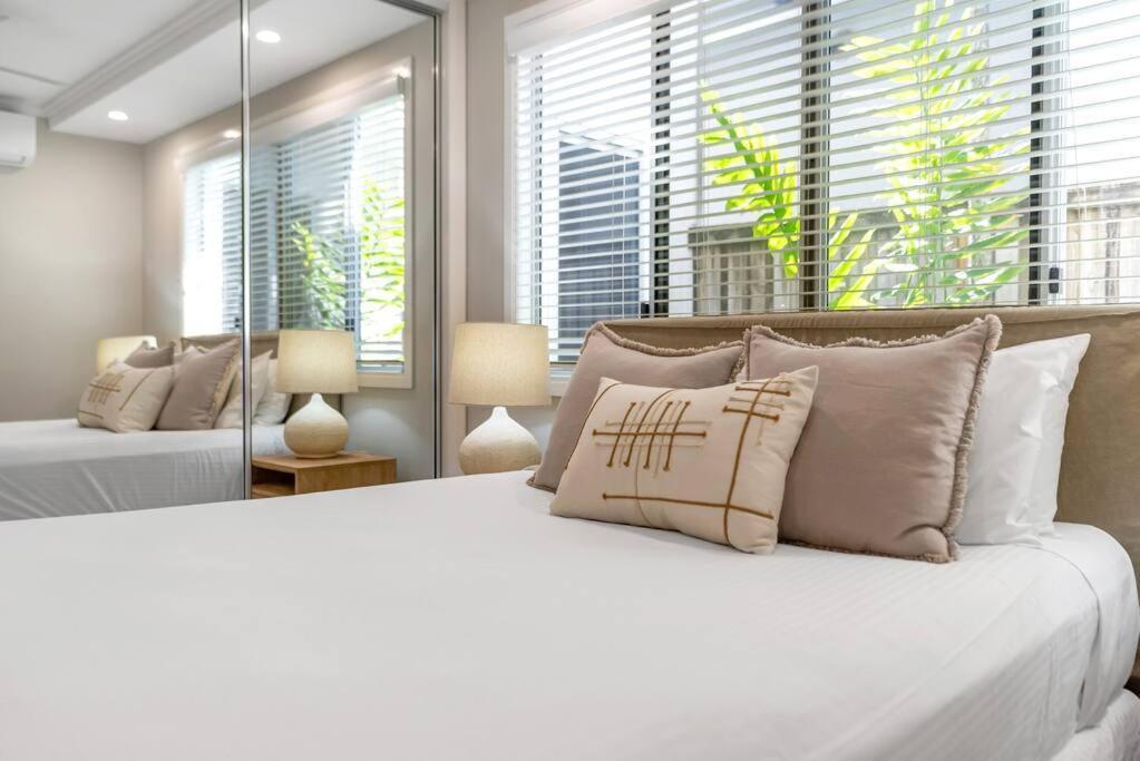 Cove House - Coastal Convenience By The Pool