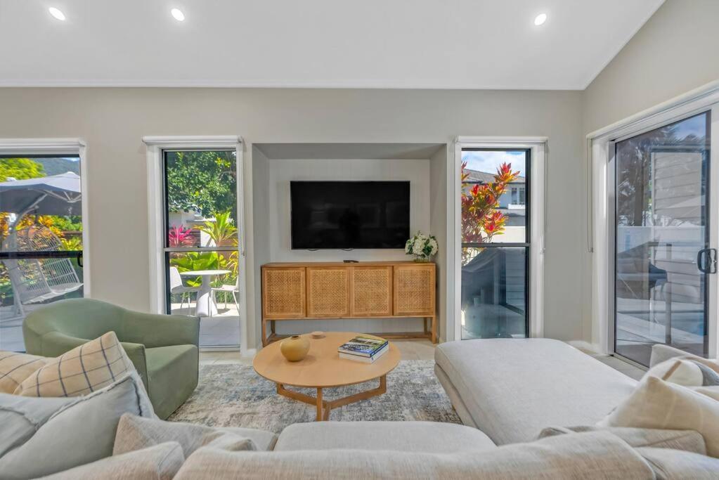 Villa Cove House - Coastal Convenience By The Pool
