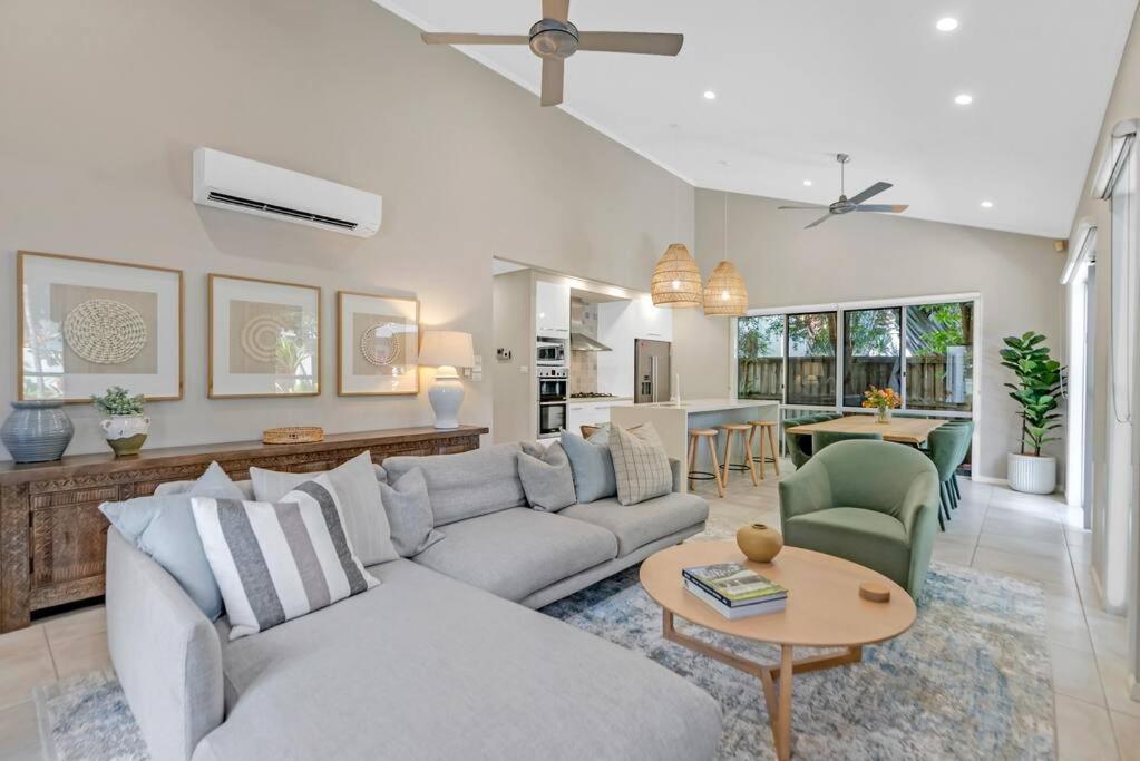 Cove House - Coastal Convenience By The Pool Villa Palm Cove