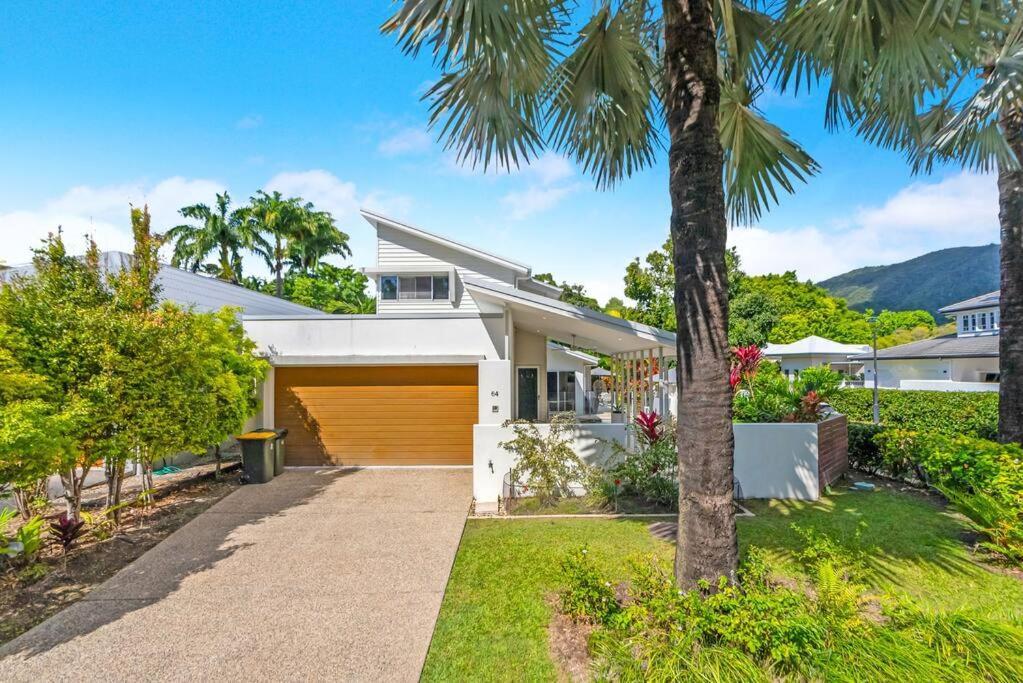 Cove House - Coastal Convenience By The Pool Villa *